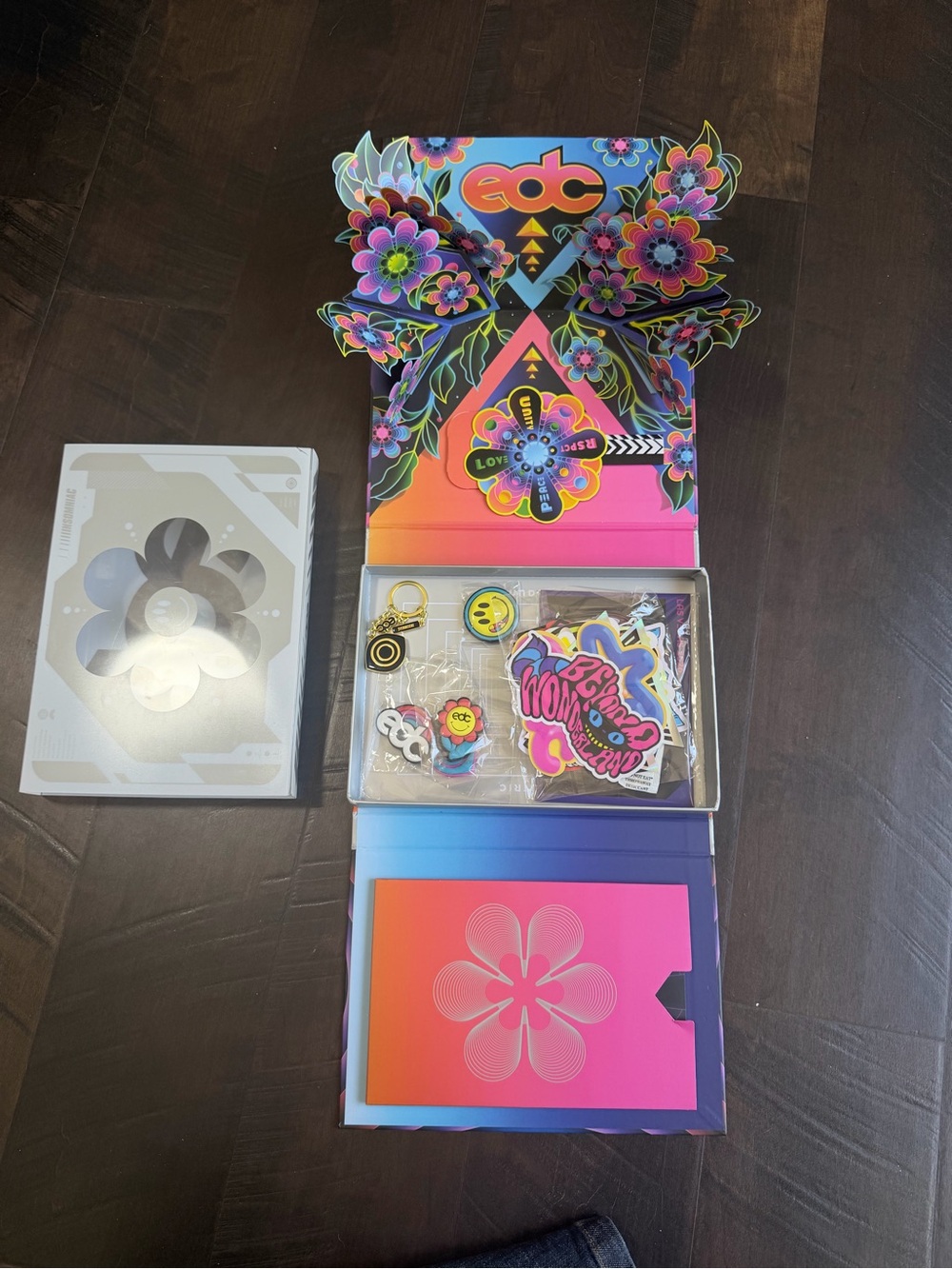 EDC 2026 Festival Rave Box: PLUR Keychain, magnets, psychedelic sticker